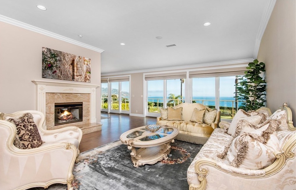Investor Zoom 'Borong' Dua Properti di California