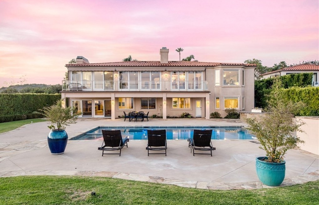 Investor Zoom 'Borong' Dua Properti di California
