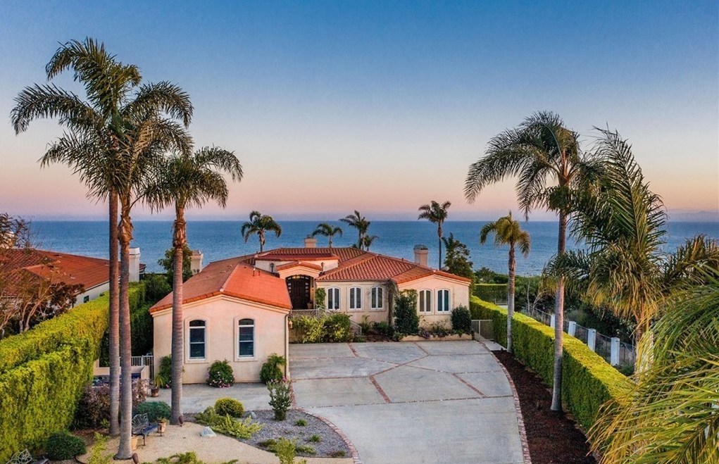 Investor Zoom 'Borong' Dua Properti di California