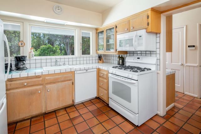 Rumah Mantan Istri Elvis Presley Dijual Rp52 M
