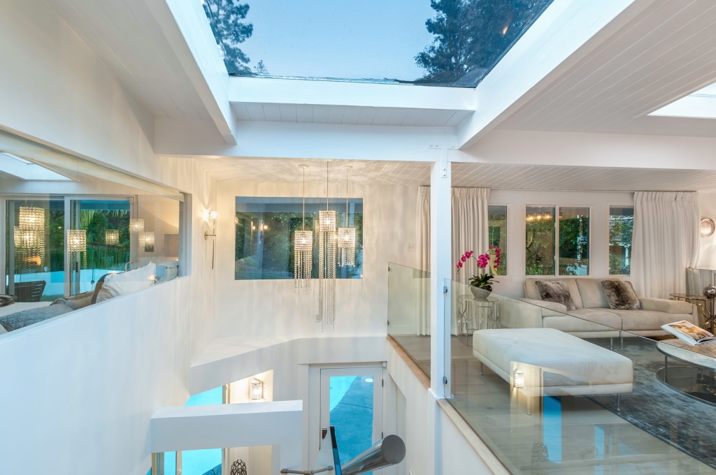 Rumah Ini Pernah Disewa Anne Hathaway hingga Rihanna