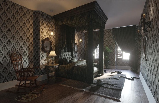 Menginap di Rumah Horor The Addams Family
