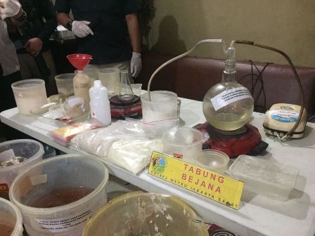 Polisi Gerebek Pabrik Sabu di Tangerang