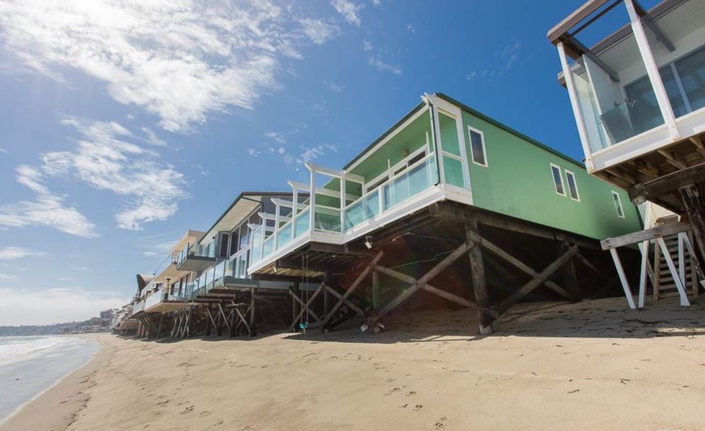 Punya 17 Properti, Sandra Bullock Borong Tiga Rumah Lain di Malibu