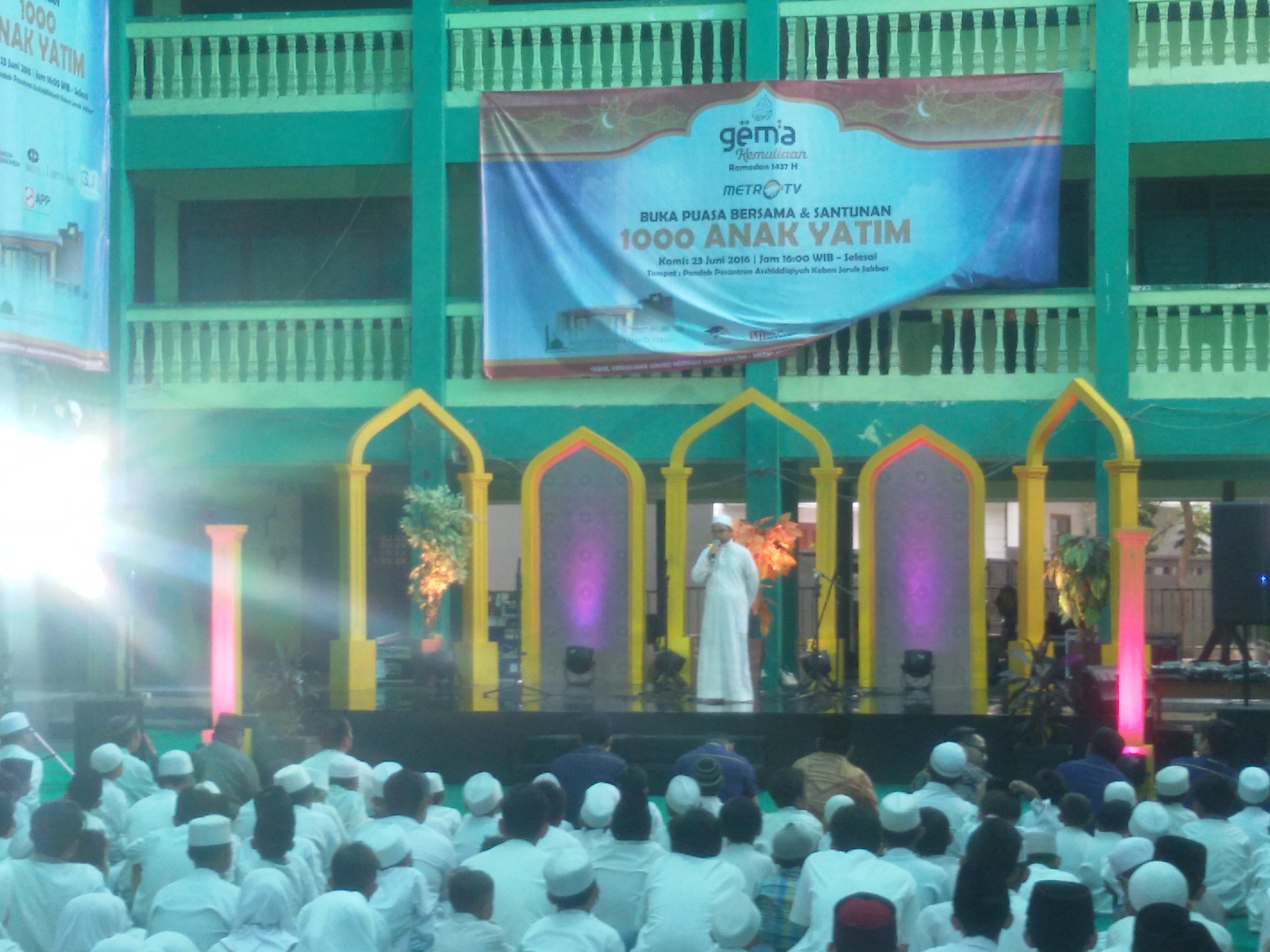 Media Group & APP Sinar Mas Santuni 1.000 Anak Yatim