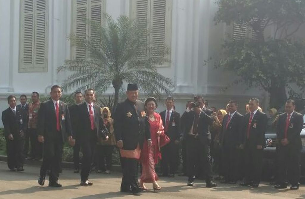 Kenakan Baju Adat pada Upacara, Jokowi Ingin Kenalkan Kekayaan Budaya