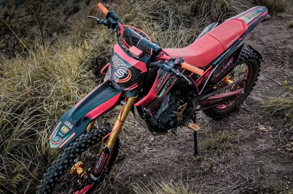 Paket Modifikasi Offroad Scarlet Racing untuk Kuda Besi