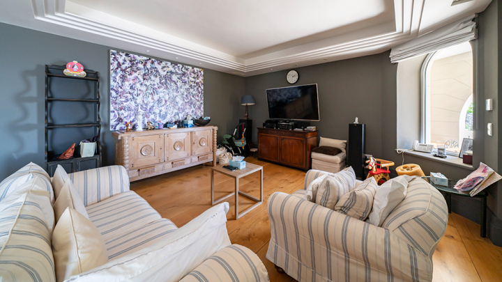 Intip Rumah Aktor James Bond yang Dijual Rp556 Miliar