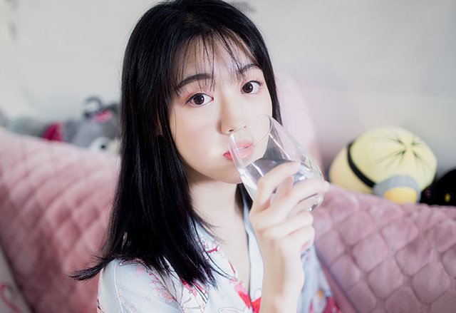 Tanda Anda Terlalu Banyak Minum Air Putih