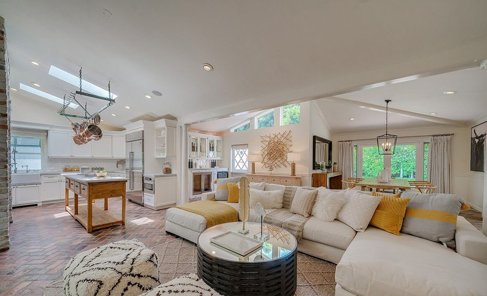 Selena Gomez Jual Rumah Los Angeles Rp35,3 Miliar