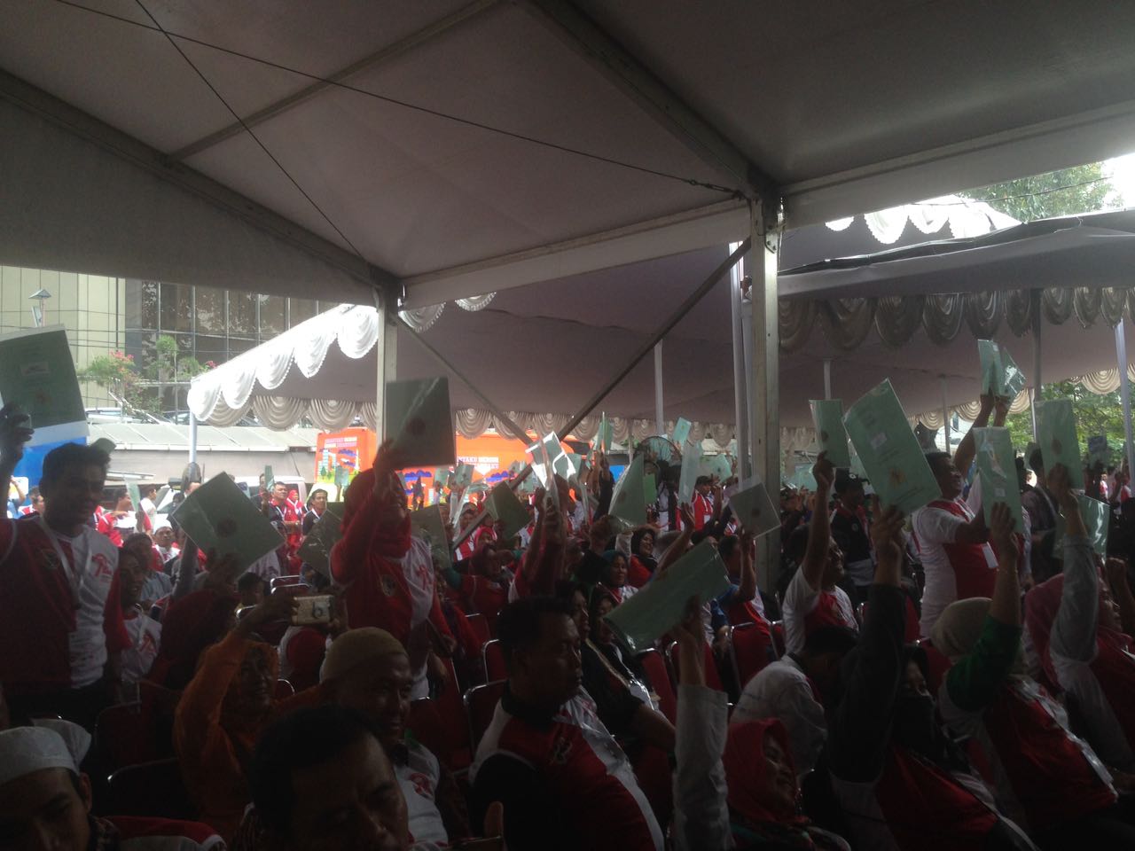 Jokowi Bagikan 7.500 Sertifikat Tanah untuk Warga Jabodetabek