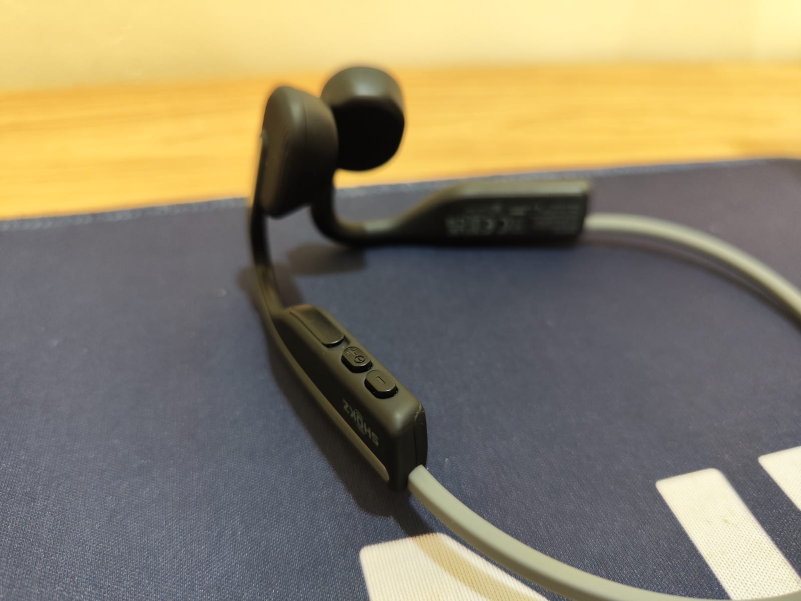 Review Shokz OpenMove, Headphone Olahraga Desain Gak Biasa