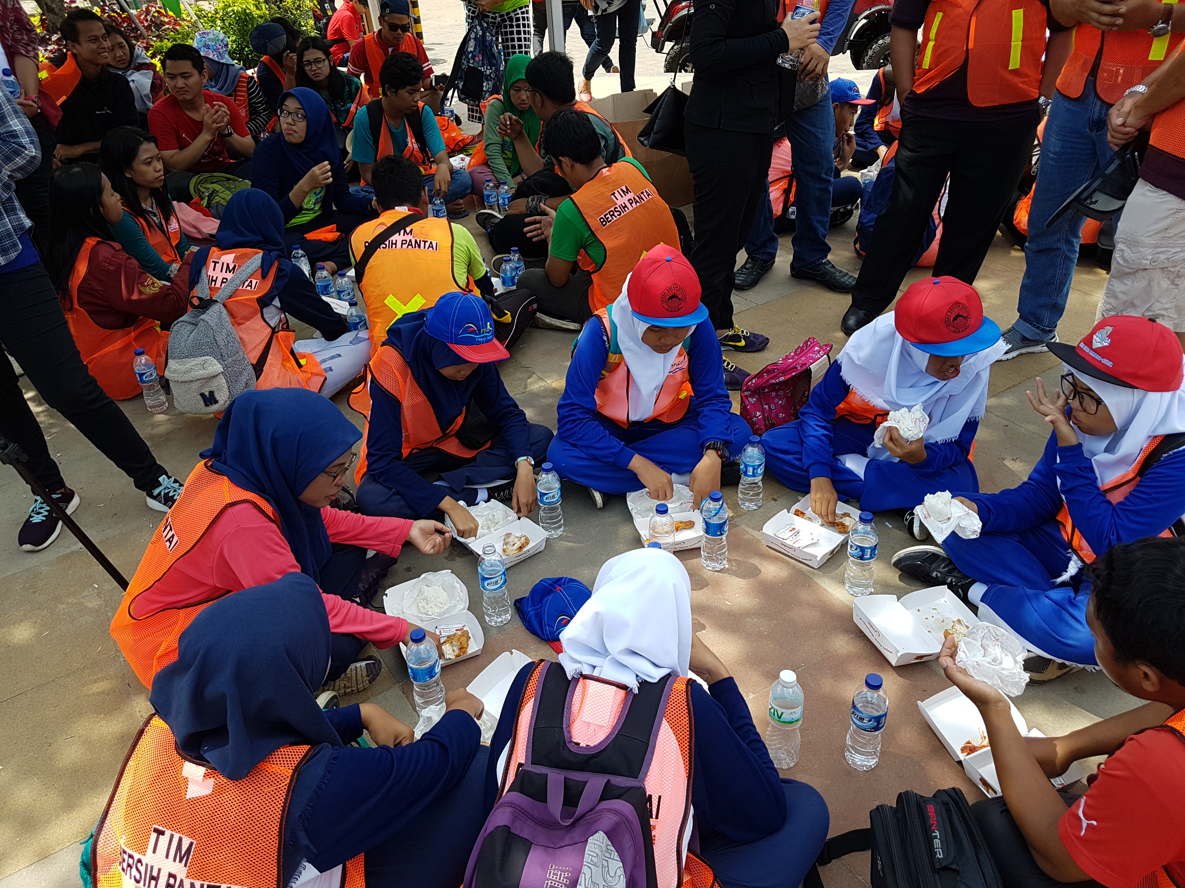 Ada 1.037 Kg Sampah di Ancol Usai Malam Tahun Baru