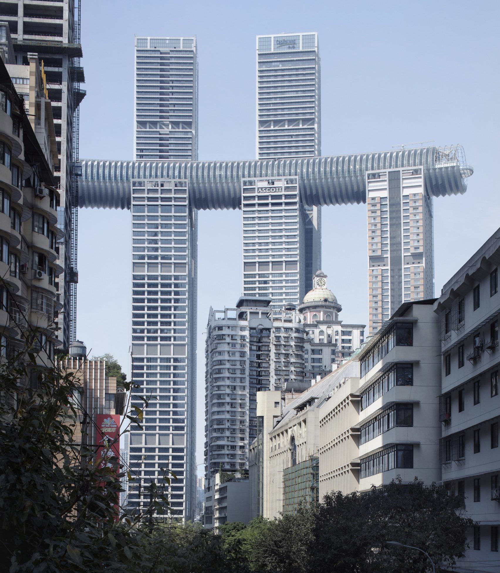 Pencakar Langit Horizontal Membentang 300 Meter di Chongqing