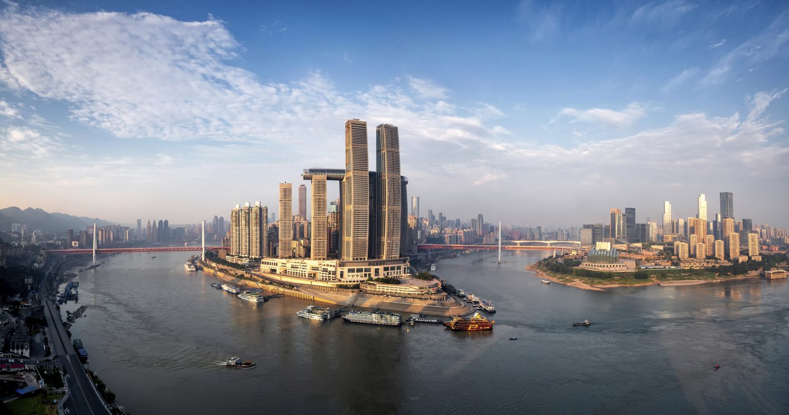 Pencakar Langit Horizontal Membentang 300 Meter di Chongqing