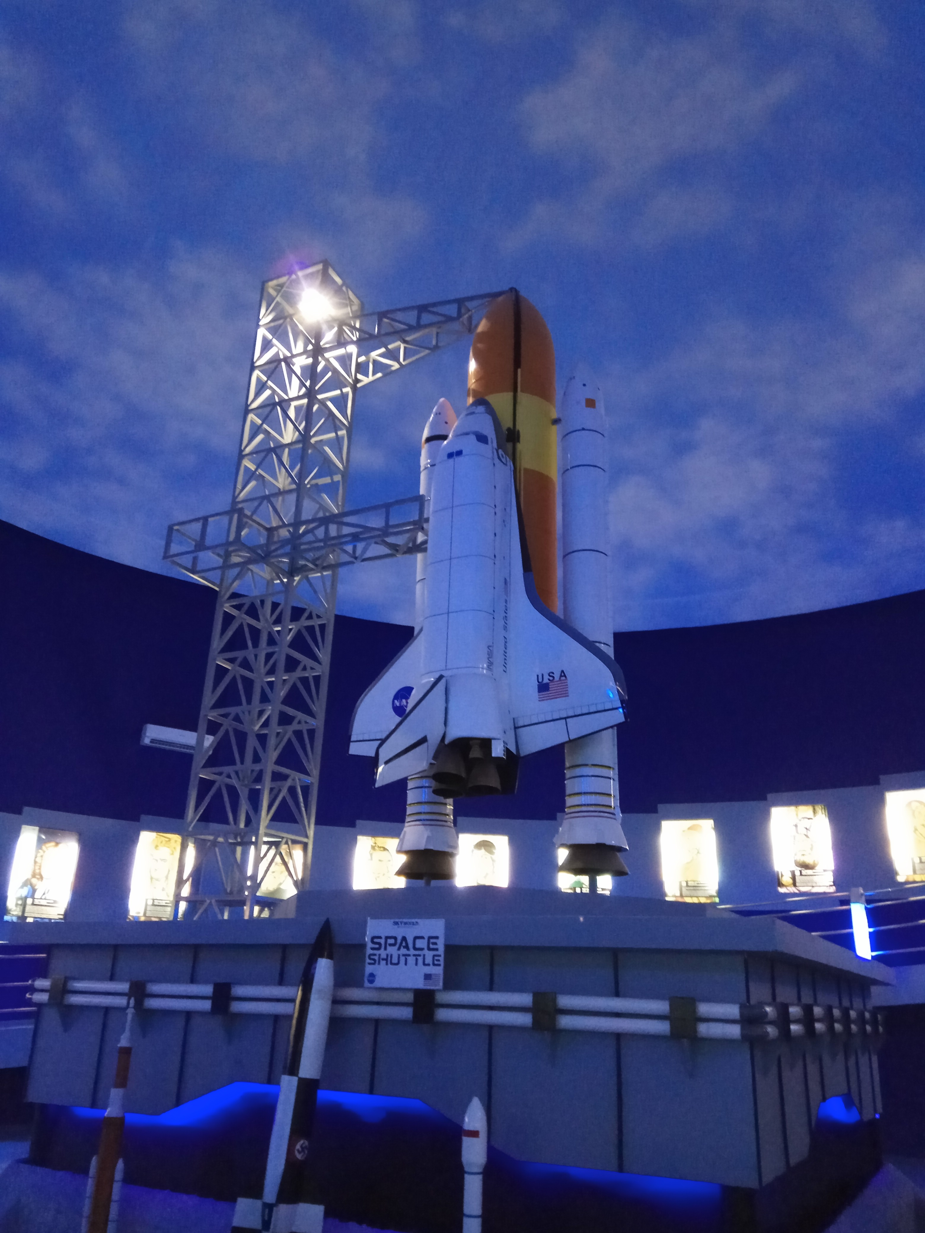 Wisata Sambil Belajar di SkyWorld Taman Mini