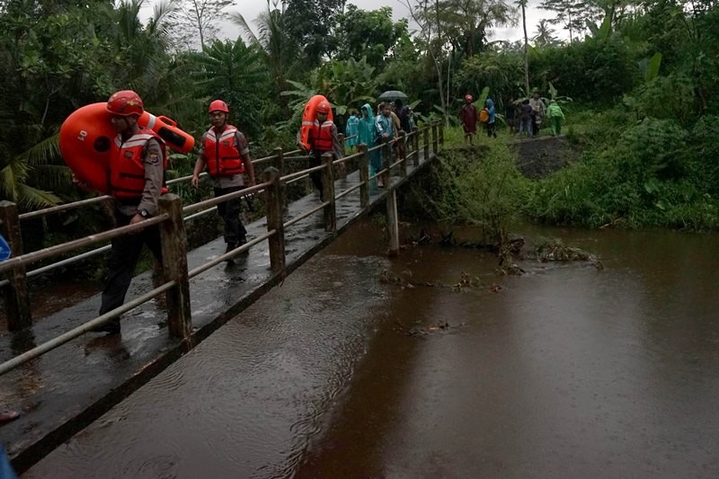 Seluruh Siswa SMPN 1 Turi yang Hanyut Ditemukan