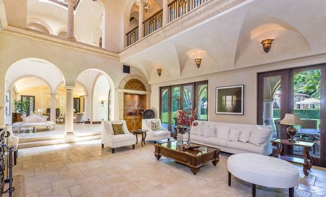 Pasangan Selebritas Beli Rumah Baru Rp370 Miliar