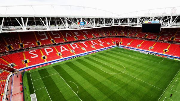 Stadion berlian di kota satelit