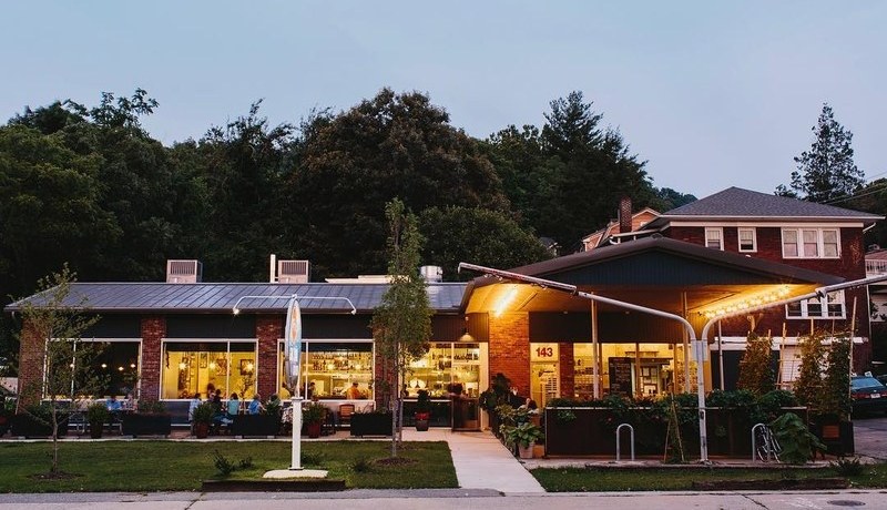 Keren! 7 Restoran Ini Dulunya Bekas SPBU