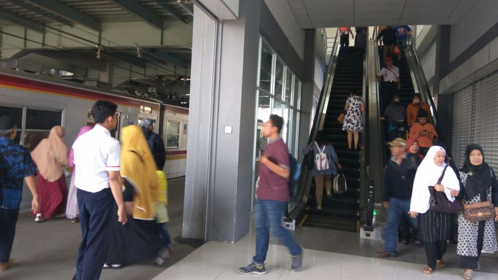 Banyak Onak di Stasiun Duri