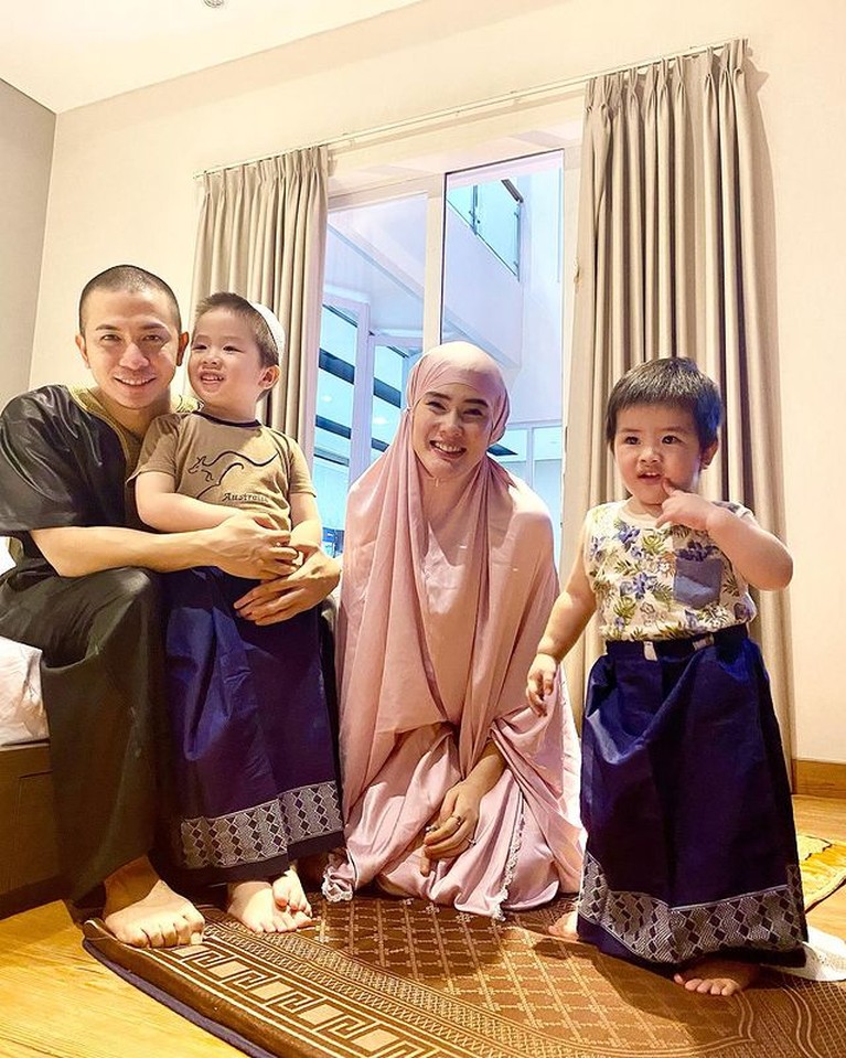 Stevie Agnecya Mantan Istri Samuel Rizal Ternyata Mualaf, Netizen Kaget