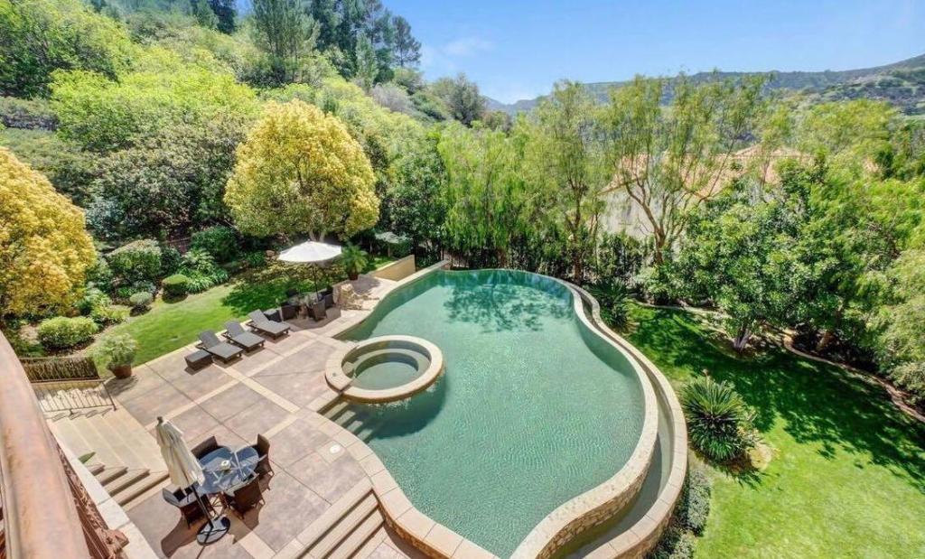 Beli dari Pangeran Arab, Intip Mewahnya Rumah Stevie Wonder