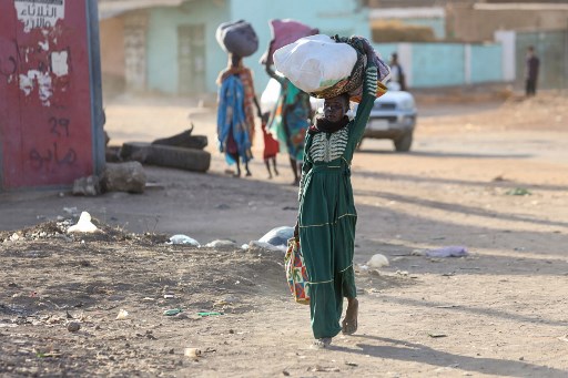 Gencatan Senjata Gagal, Ribuan Warga Sudan Menyelamatkan Diri