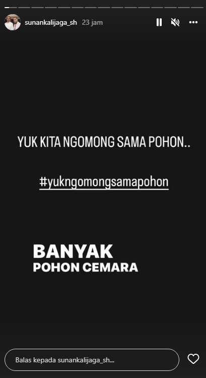 Viral! Polisi Suruh Jurnalis Ngomong sama Pohon