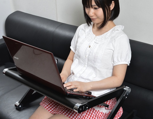 Gunakan Laptop Sambil Tiduran Dengan Meja Ini Medcom Id
