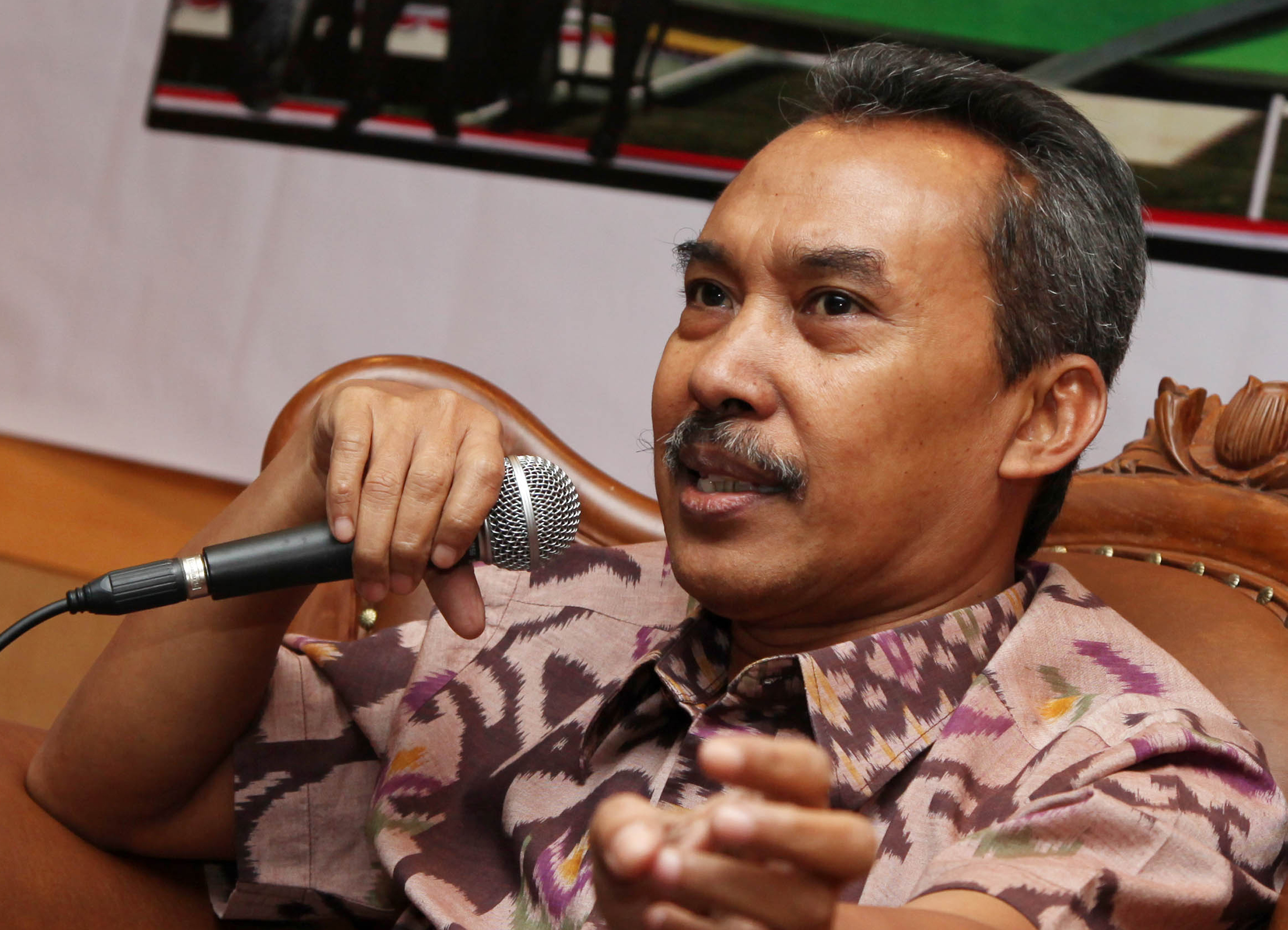 Menerjemahkan Opini Publik