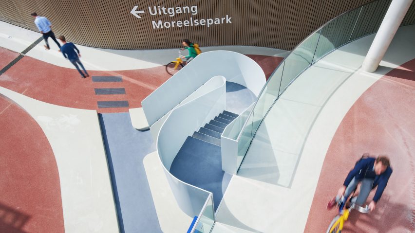 Belanda Punya Tempat Parkir Sepeda Terbesar di Dunia