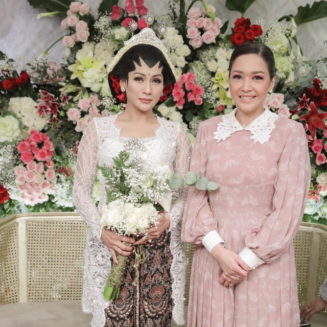 Potret Pernikahan Tata Janeeta dengan Mantan Suami Angelina Sondakh
