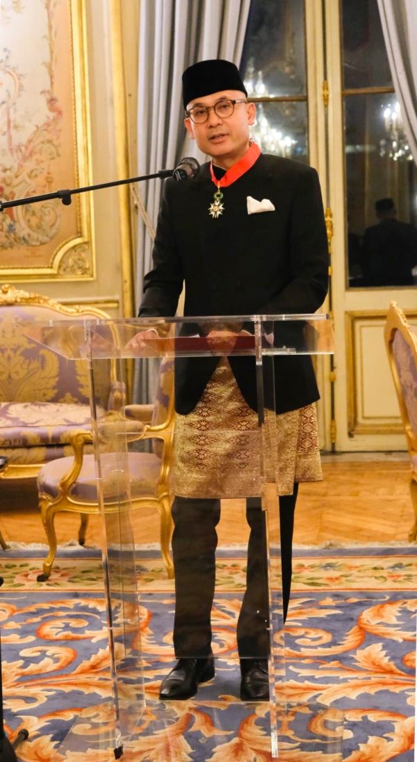 Dubes RI di Paris Raih Tanda Penghargaan Tertinggi dari Pemerintah Prancis