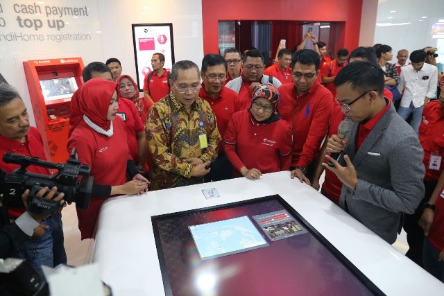 Telkom Resmikan Digital GraPARI di Surabaya dan Bandung