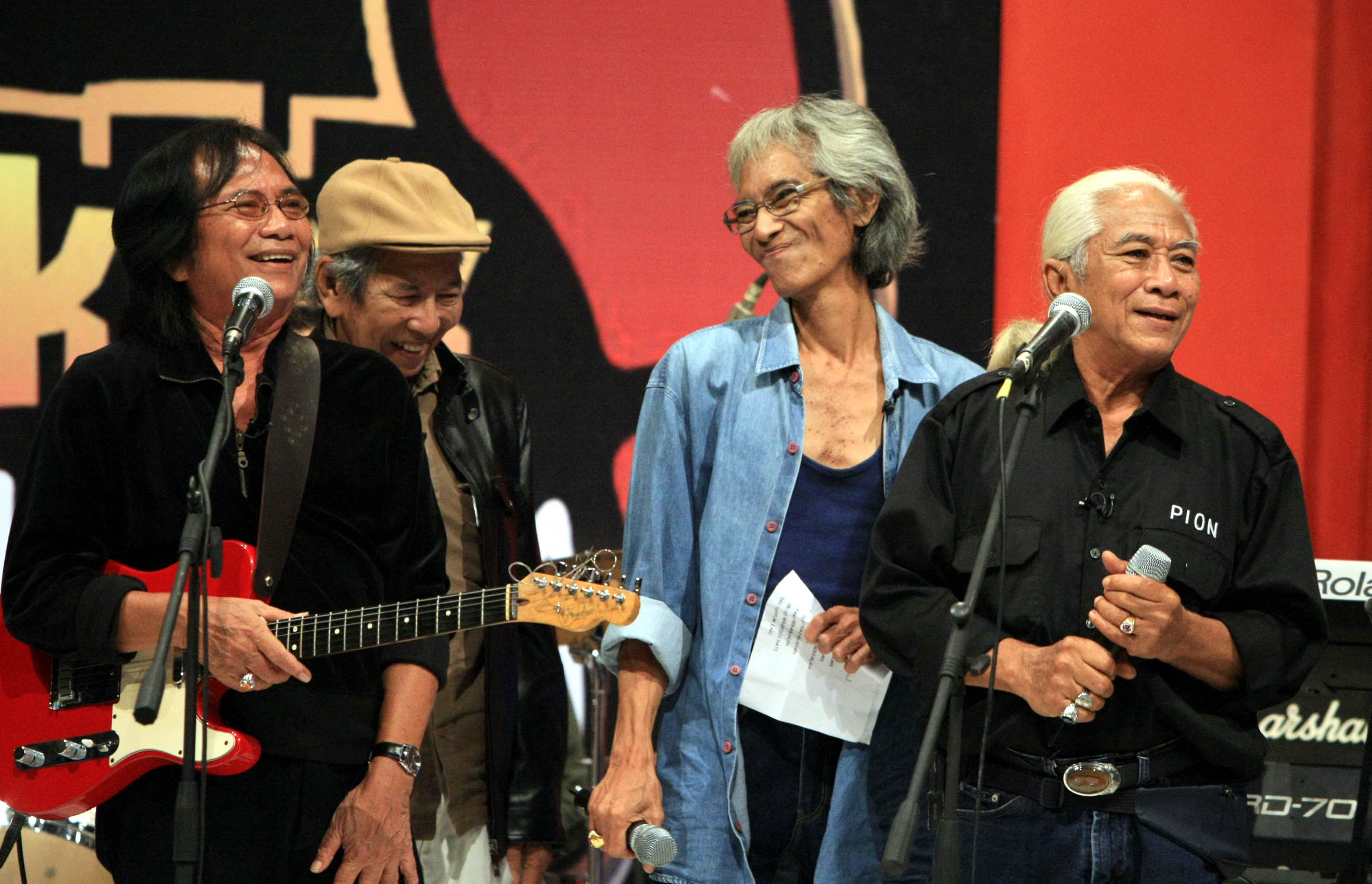 Penyanyi Tua, Balada Legenda Pop