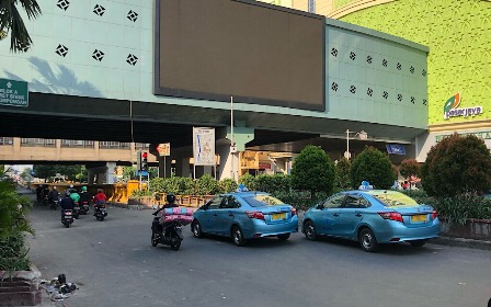 Akses Jalan di Depan Gedung Bawaslu Masih Ditutup