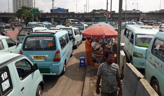 Terminal Kampung Melayu tak Layak Fungsi