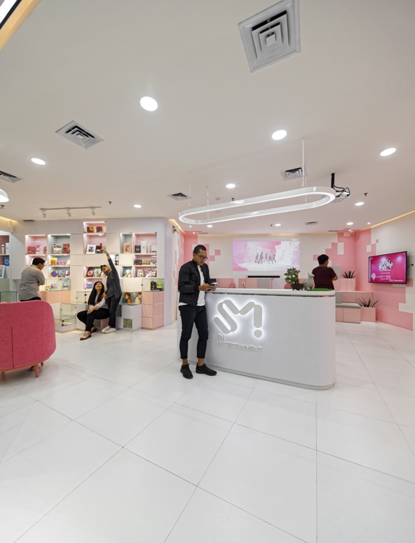The Bink, Kantor SM Entertainment yang Serba Pink