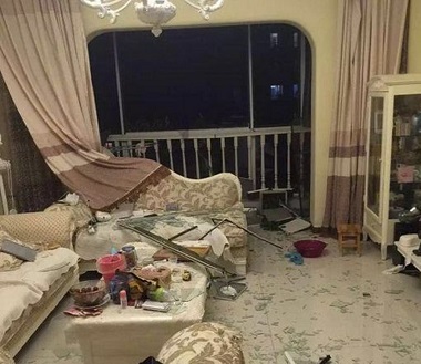 Perkantoran dan Rumah Warga Rusak Terkena Ledakan Tianjin