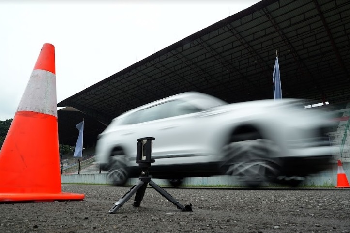 Uji Kecepatan Chery Tiggo 8 Pro di Lintasan Sentul, Bikin Takjub!