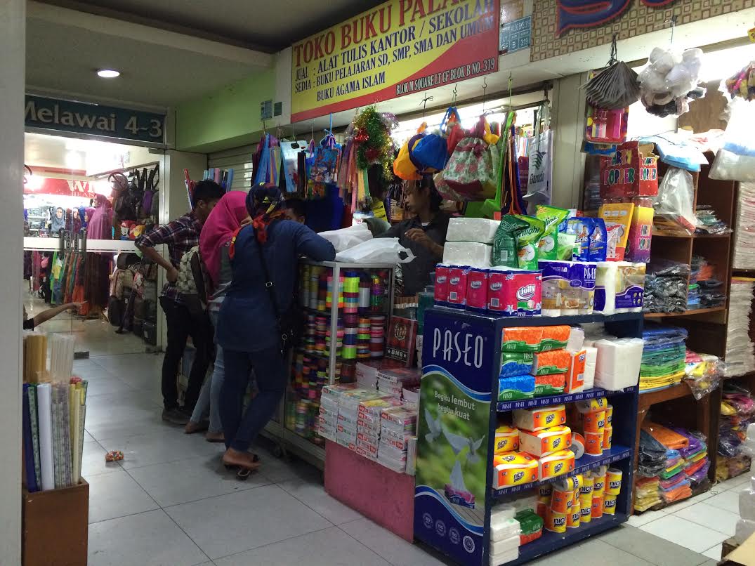 Jelang Masuk Sekolah, Toko Peralatan Sekolah di Blok M Sepi Pembeli