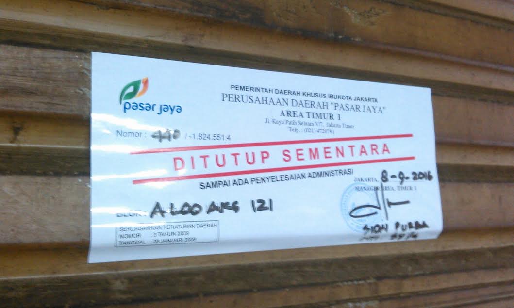 Sudah 10 Tahun M Menjual Obat di Pasar Pramuka