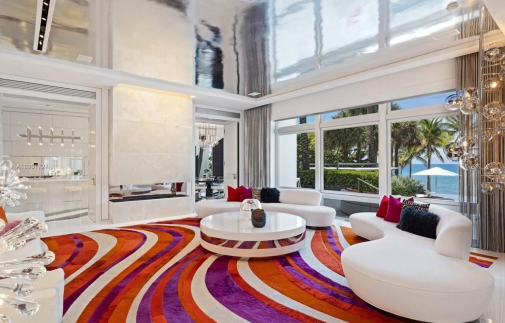 Pemilik Merek Tommy Hilfiger Jual Rumah Pantai Rp362 Miliar