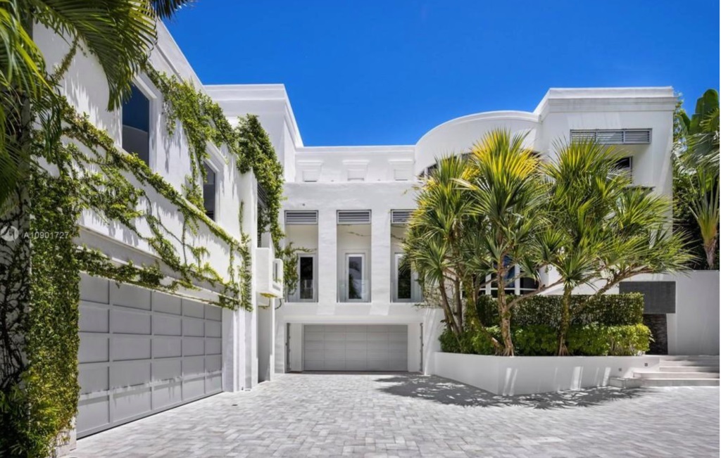 Pemilik Merek Tommy Hilfiger Jual Rumah Pantai Rp362 Miliar