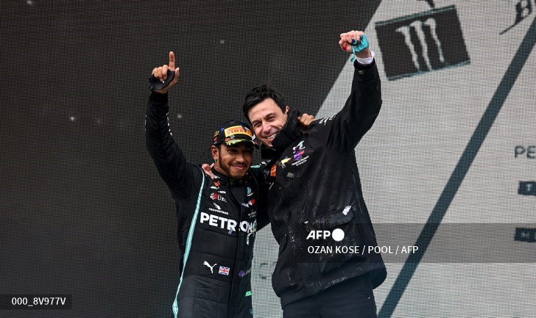 Hamilton Teken Kontrak Baru dengan Mercedes untuk 2021
