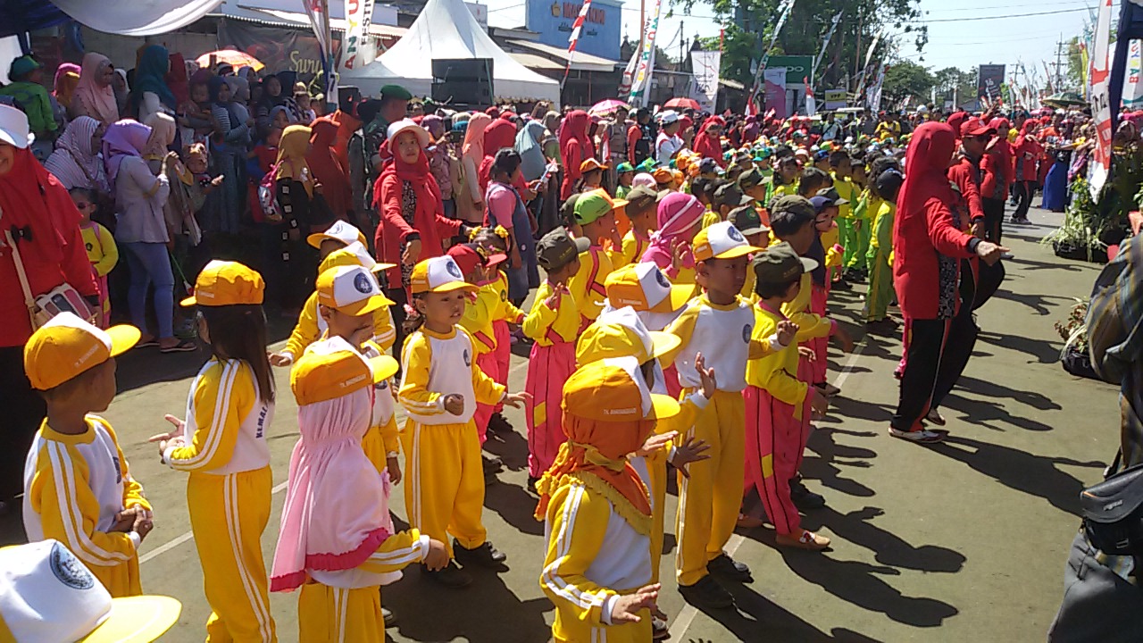 Tari Tradisional Membuka Etape 1 Tour de Banyuwangi-Ijen