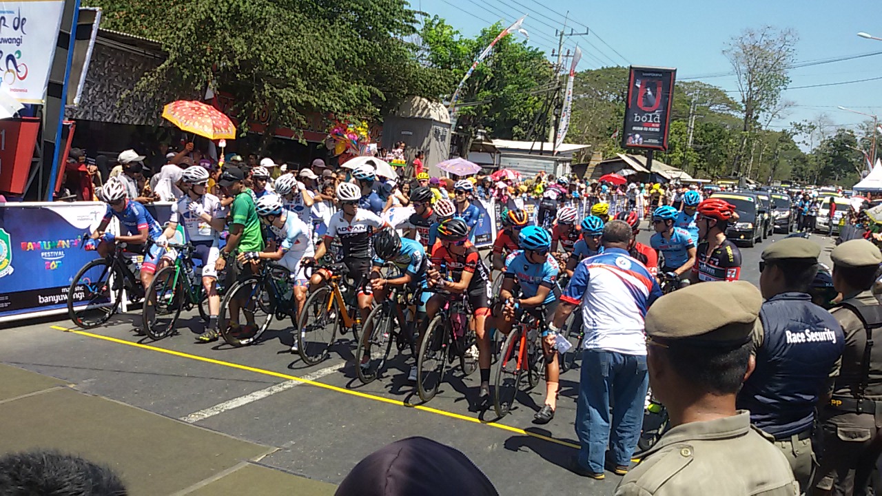 Tari Tradisional Membuka Etape 1 Tour de Banyuwangi-Ijen