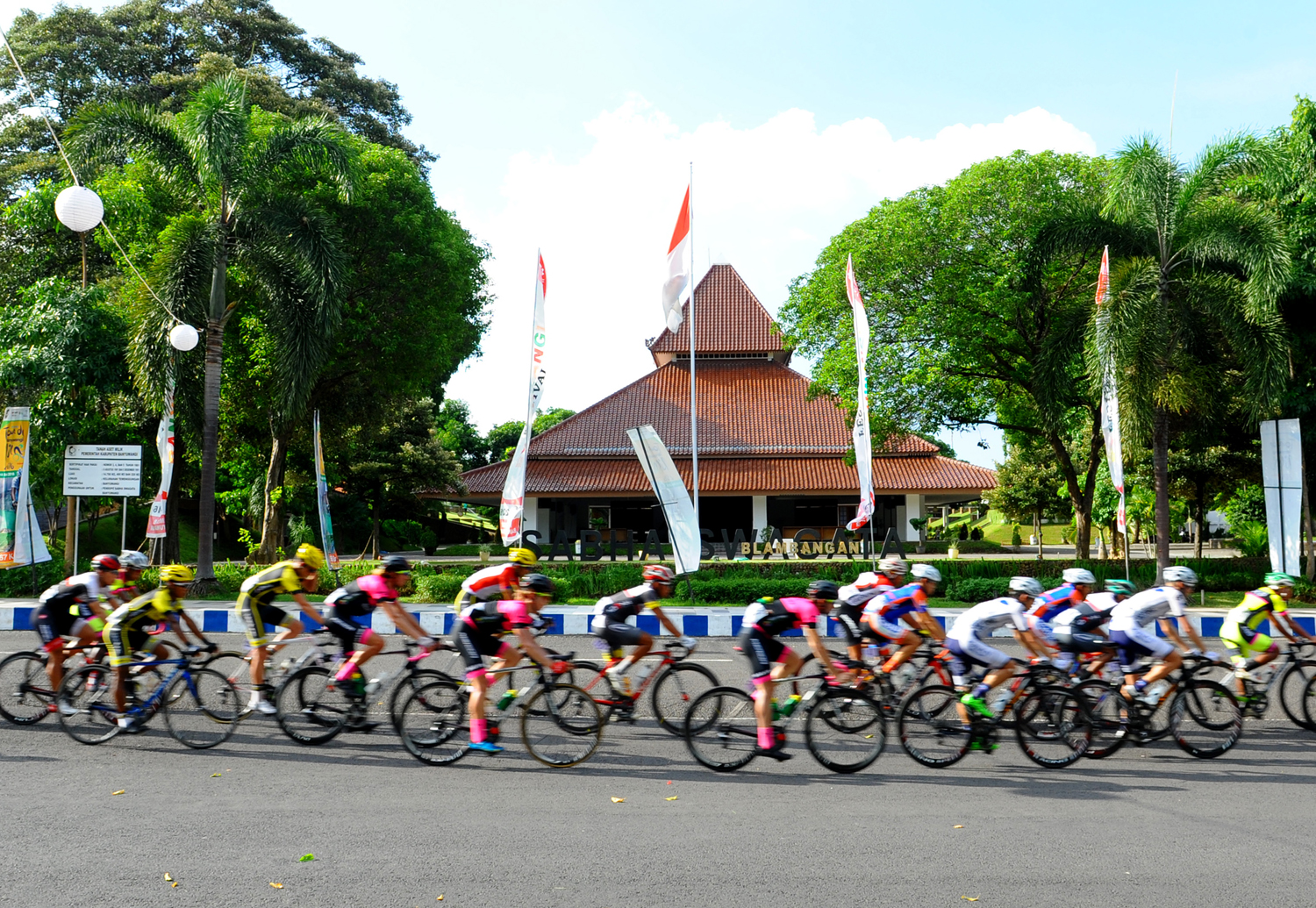 Tour de Banyuwangi-Ijen Menyuguhkan Budaya Lokal & Keindahan Alam