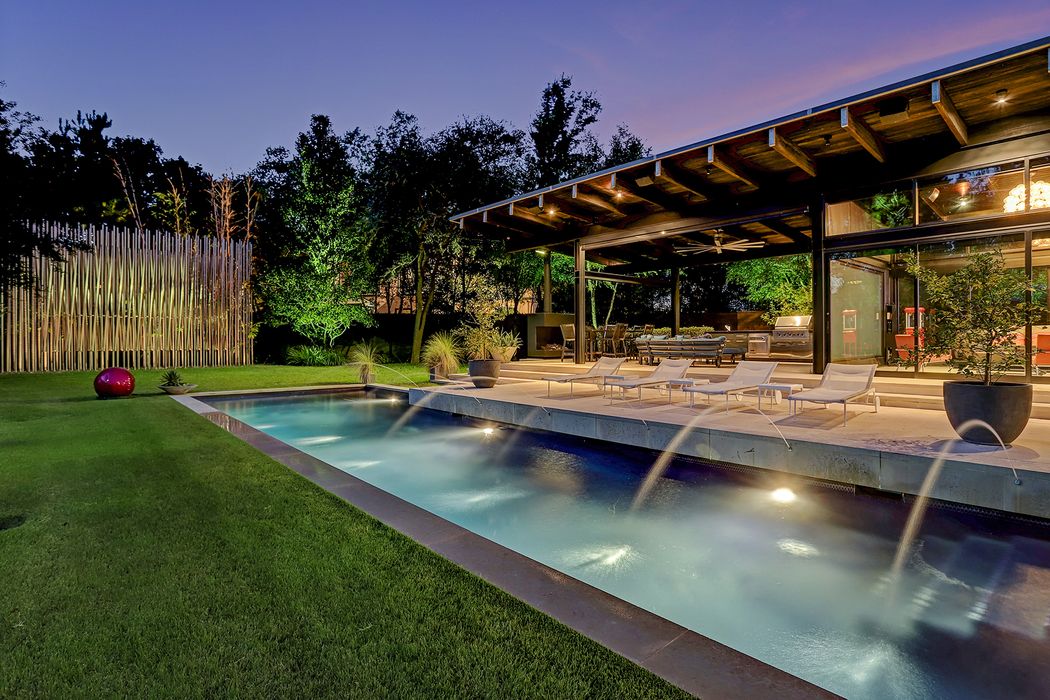 Digugat Usai Kericuhan Astroworld, Travis Scott Kabur ke Rumah Peristirahatannya